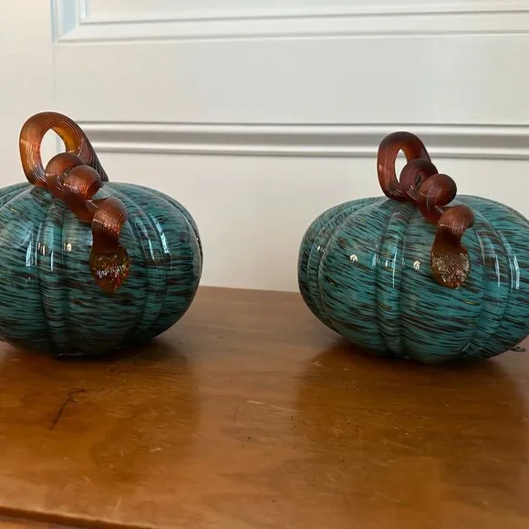 Pier 1 Illuminated Art Glass 7" Halloween Pumpkin Blue Black Swirl Curly Stem - Picture 6 of 9